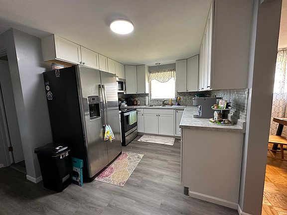 3rd image of 2318 Club Dr