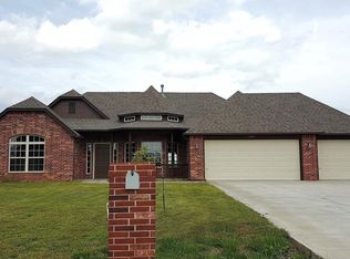 1213 S Choctaw Ave, Skiatook, OK 74070