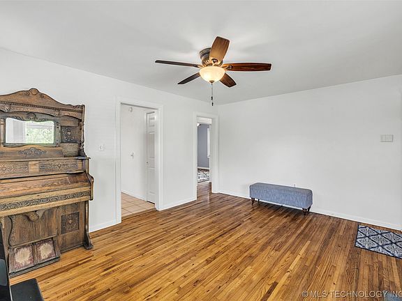 5th image of 1135 S Richmond Ave