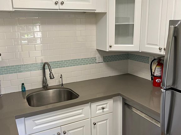 3rd image of 1988 Bellomy St APT 8