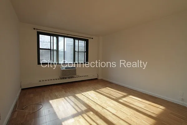 Rented by City Connections Realty | media 83