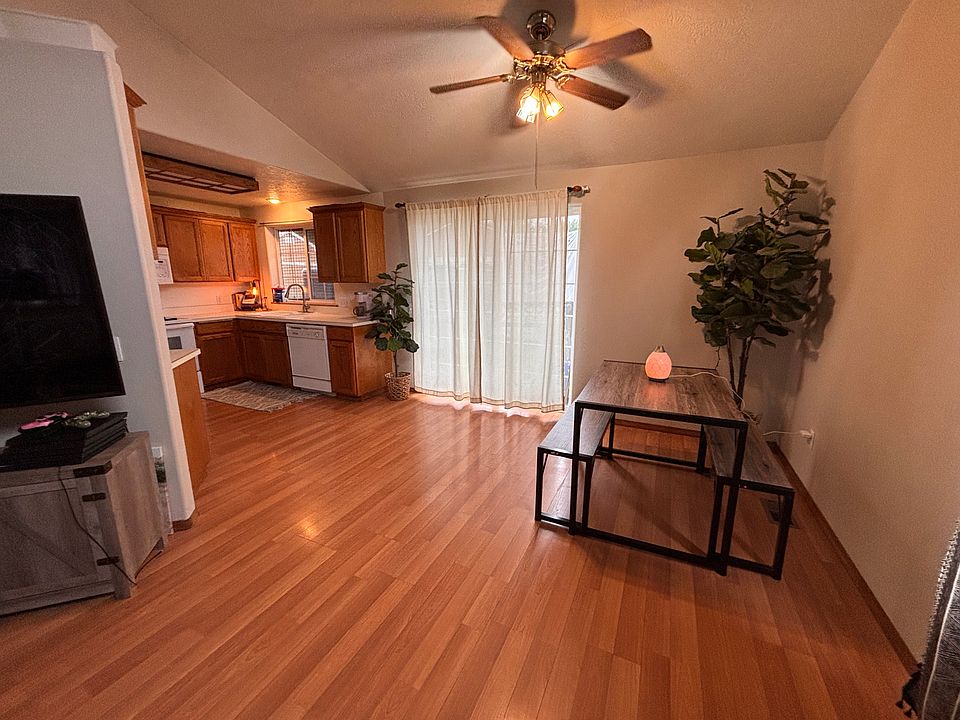 2nd image of 2283 Ironwood St