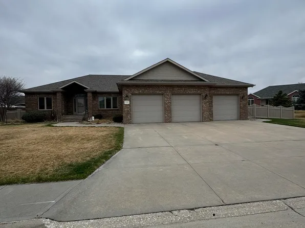 3124 Laramie Dr, Grand Island, NE 68803