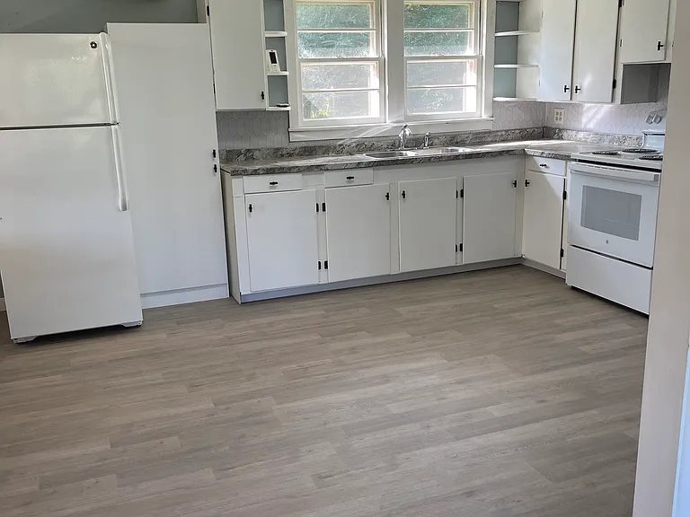 384 Lake Edisto Rd — Photo 3