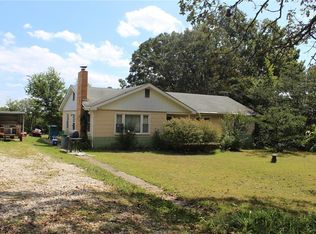 5513 Country Club Ln, Washington, MO 63090