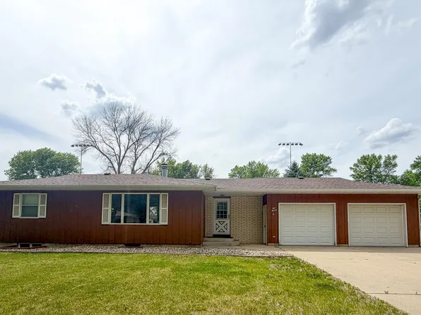 111 Lincoln Ln, Volga, SD 57071
