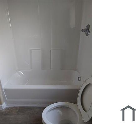 3rd image of 1015 E San Fernando St #2