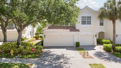 1030 Albany Ct Photo 1