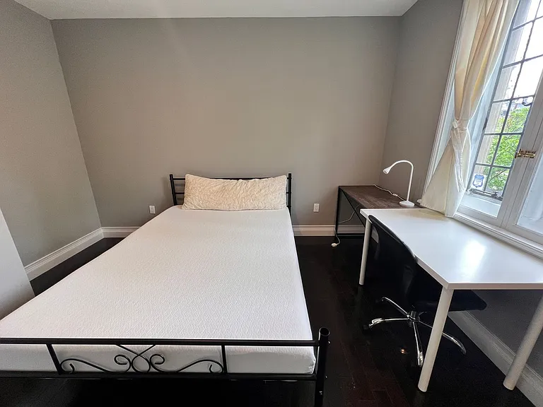315 Whitney Ave — Photo 17