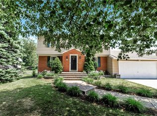 5075 Clearview Dr, Williamsville, NY 14221