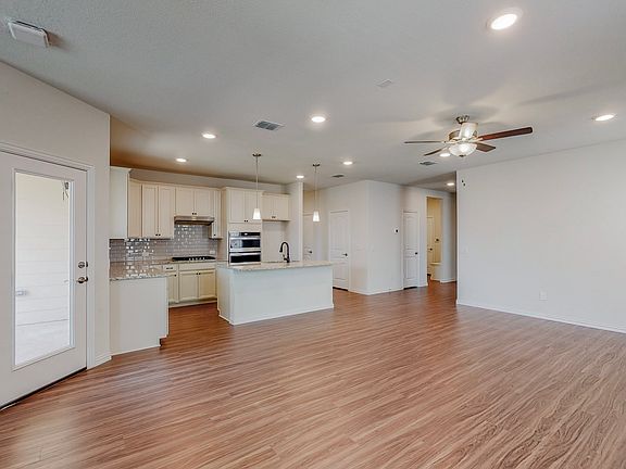 5th image of 2424 Mockingbird Ct