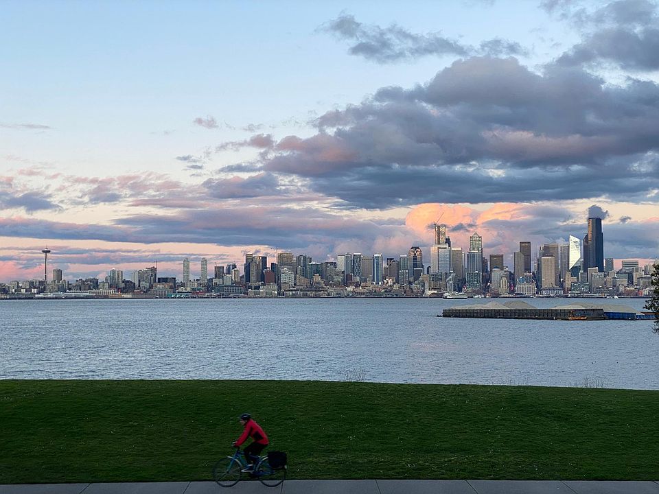 Seattle skyline view, picture taken from the balcony