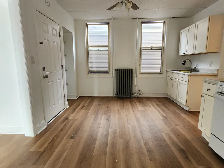 74 W 7th St #2 — Photo 17