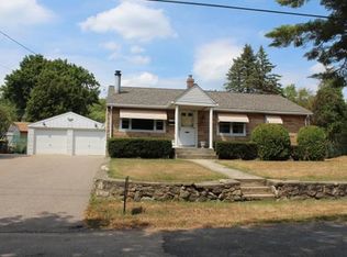 10 N Center St, Bellingham, MA 02019