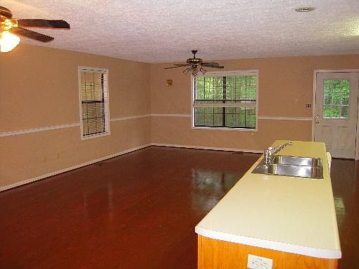 4th image of 1355 Holiday Hills Ln