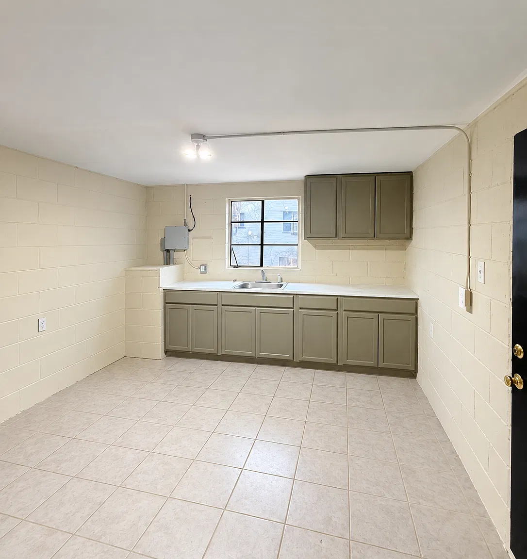 2 bed, $1,050 — Photo 4