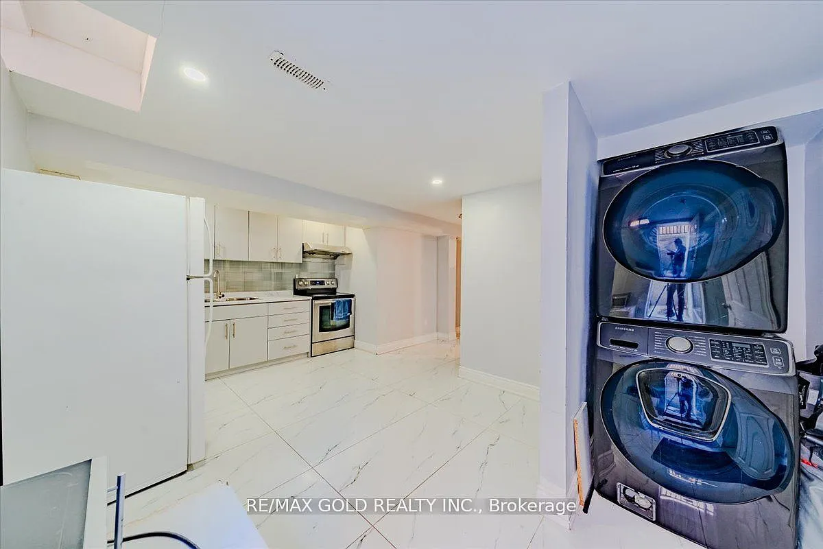 2 bed, $2,000 — Photo 2