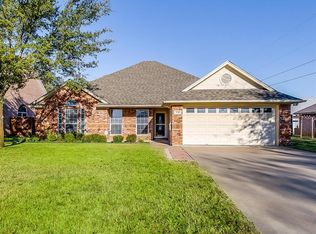 1728 Blackfoot Dr, Cleburne, TX 76033