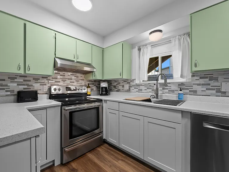 300 E 45th Ave #3 — Photo 11