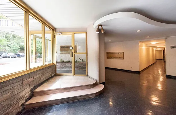 Rented by RealTegrity NY LLC | media 53