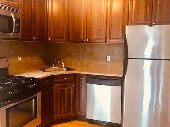2nd image of 71 Irving Pl #4BA