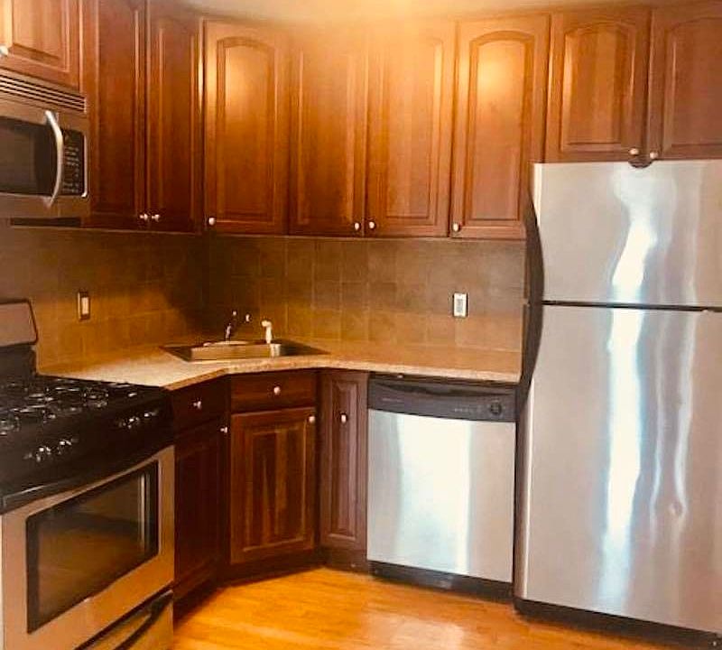 1st image of 71 Irving Pl APT 4