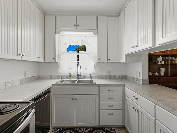 4th image of 307 GLENDALE ST
