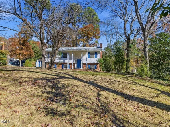 806 Oakley Ct, Cary, NC 27511