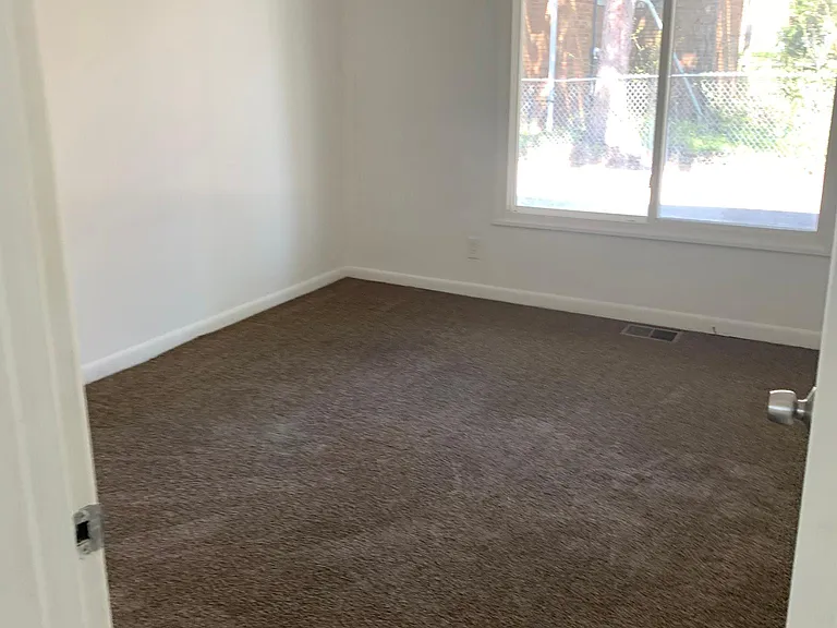 18424 Lake Shore Blvd #5 — Photo 10