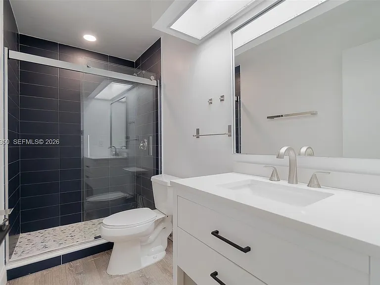 712 Tradewind Dr — Photo 9