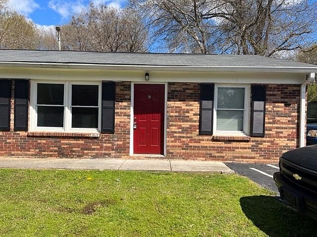 1st image of 2608 Crescent Ln