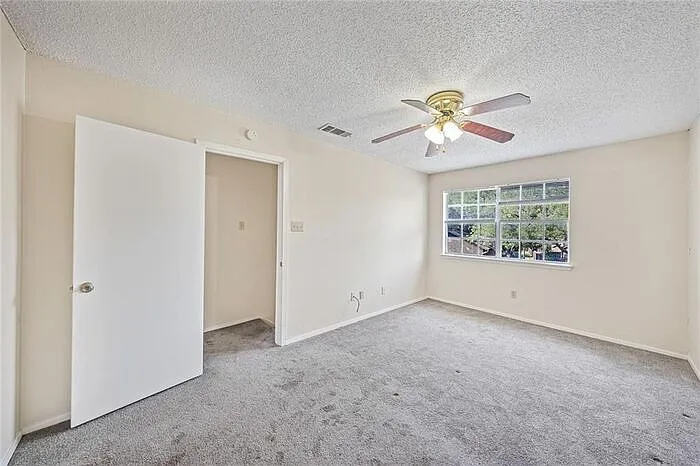 1015 E Yager Ln #84 — Photo 8