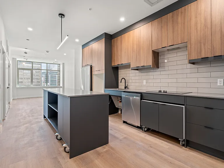 736 8th Ave SW — Photo 30
