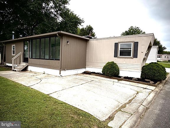 2nd image of 1 Victory Ave #74