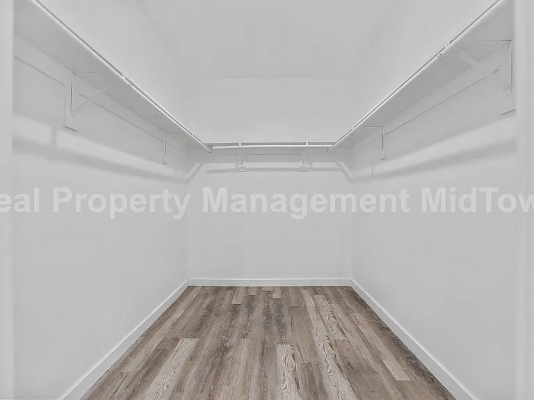 3331 Spring Ave — Photo 15