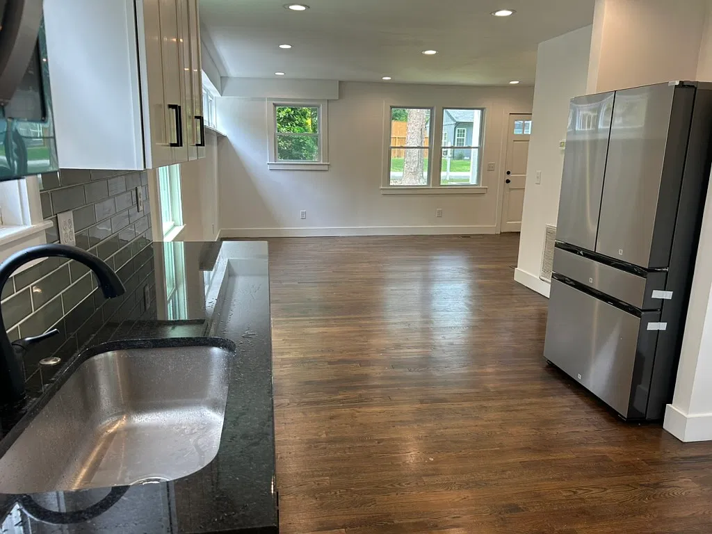 3 bed, 1172 sqft, $1,850 — Photo 3