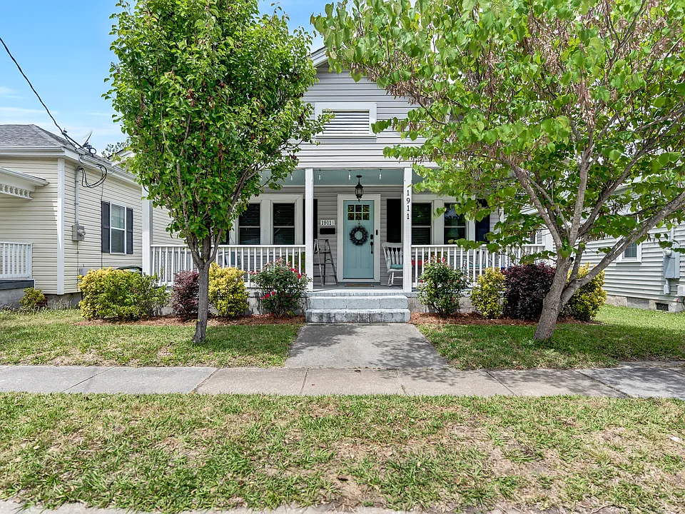 1911 Castle St