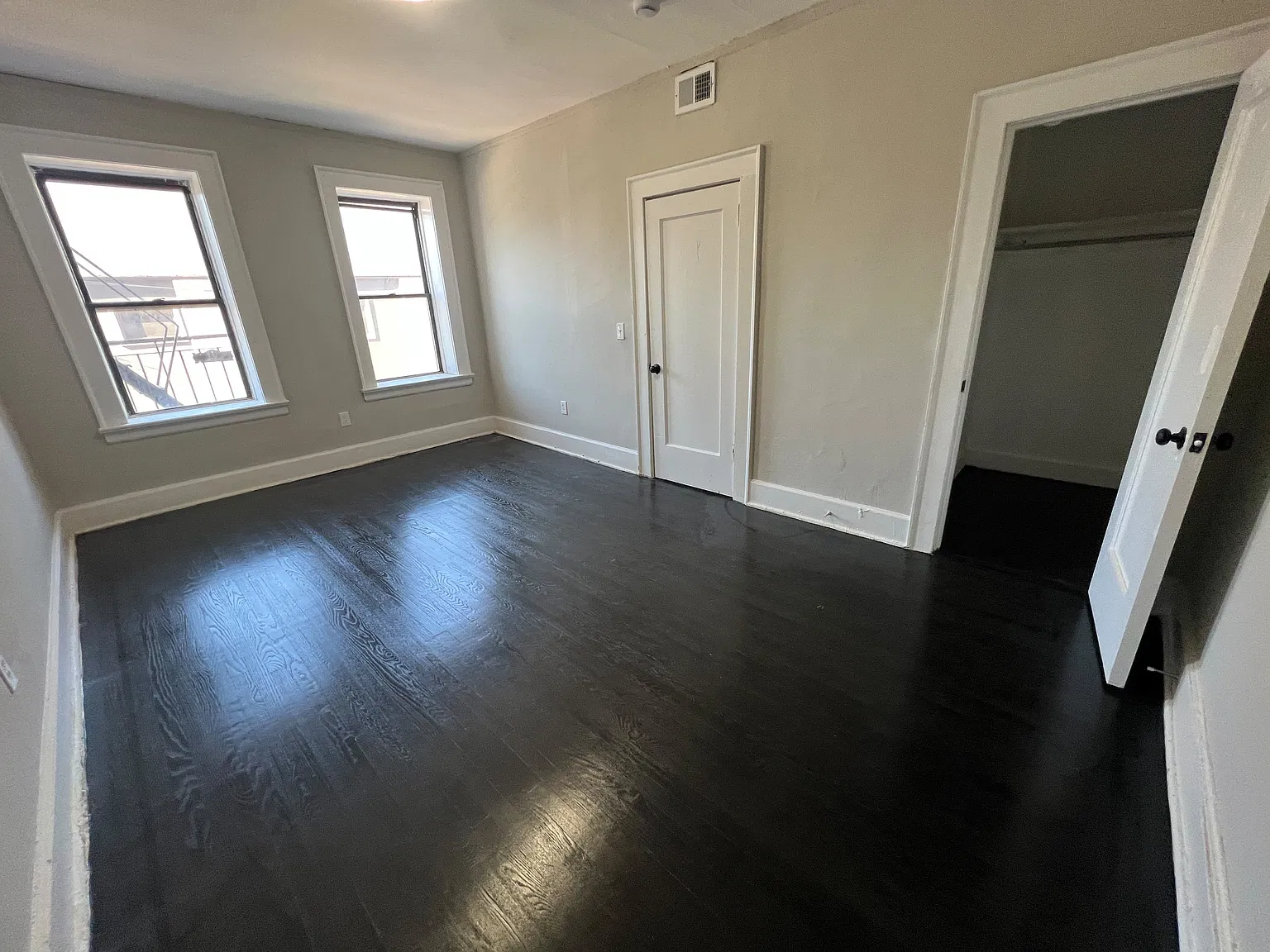 1009 S Orange Ave — Photo 3
