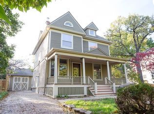 12 Warwick Pl, Elgin, IL 60120