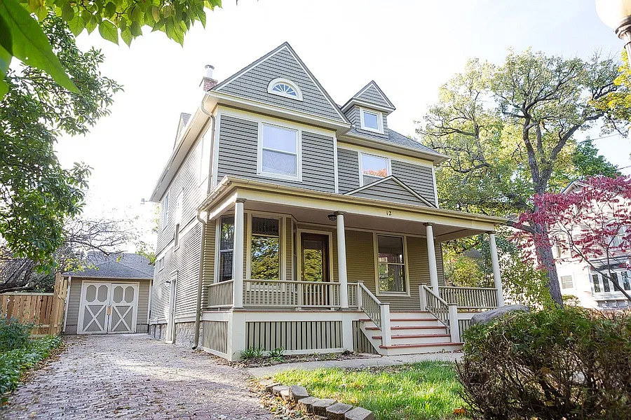 12 Warwick Pl photo 1