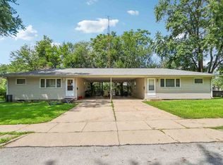 1903 Taylor Dr, Iowa City, IA 52240