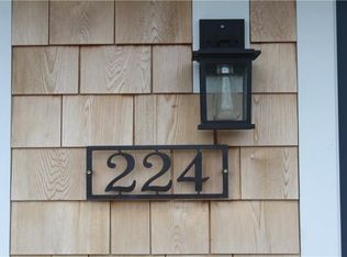 224 Fairgrounds Rd, South Kingstown, RI 02892