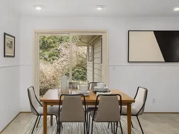 5th image of 16701 NE Hassalo St