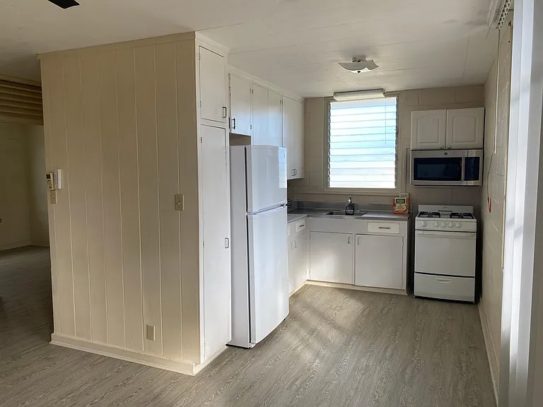 2902 Winam Ave #D — Photo 2