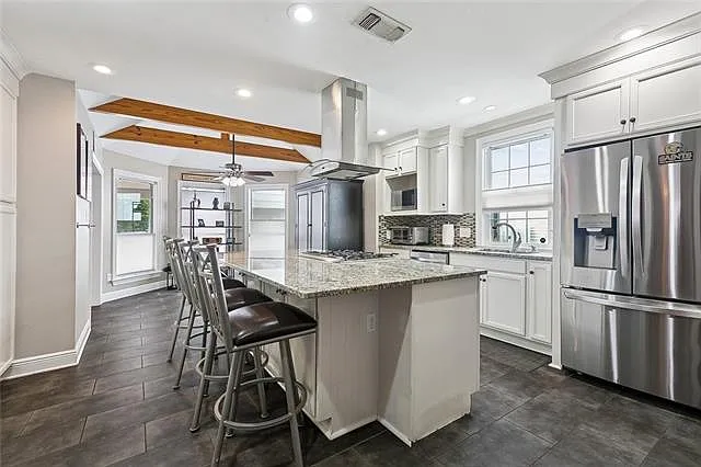 2703 Varden Ave — Photo 3