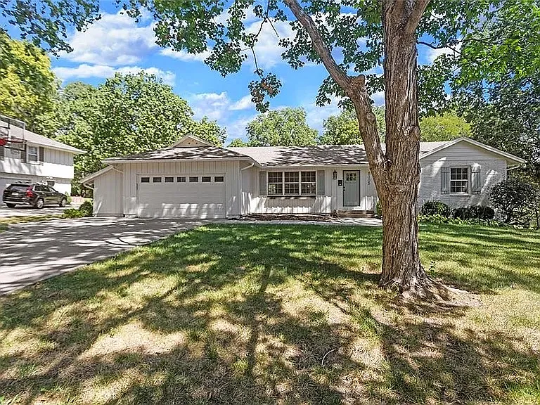 8105 Rosewood Dr — Photo 51