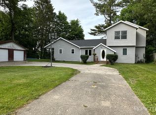 3860 Wilson Beach Rd, Twin Lake, MI 49457