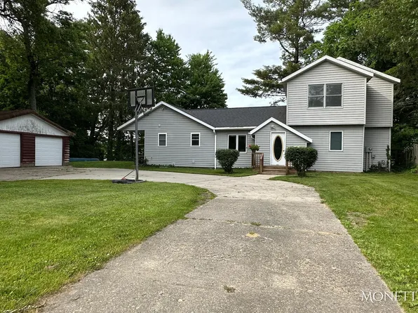 3860 Wilson Beach Rd, Twin Lake, MI 49457