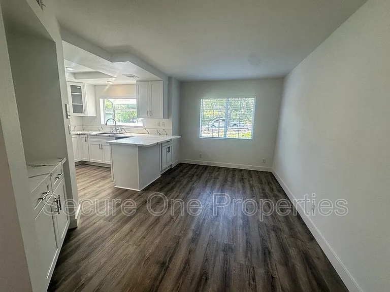 674 Warwick Ave — Photo 14