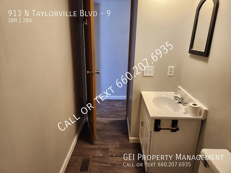 913 N Taylorville Blvd #9 — Photo 7